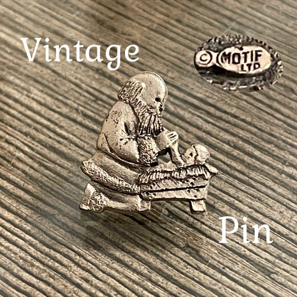 Vintage Motif Ltd Pewter Colored Santa & Baby Jesus Religious Nativity Scene Pin